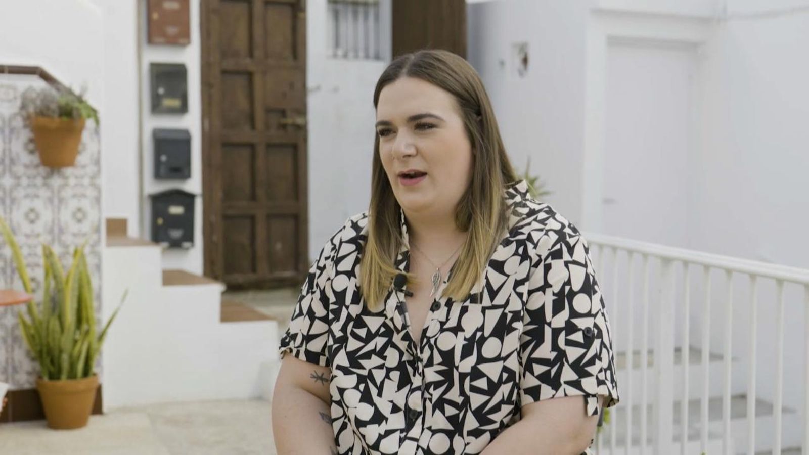 Carmen va ser víctima d'abusos sexuals per part del seu avi matern dels deu als catorze anys