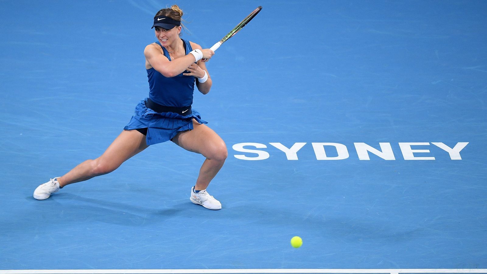 Badosa colpeja una pilota en la final a Sidney