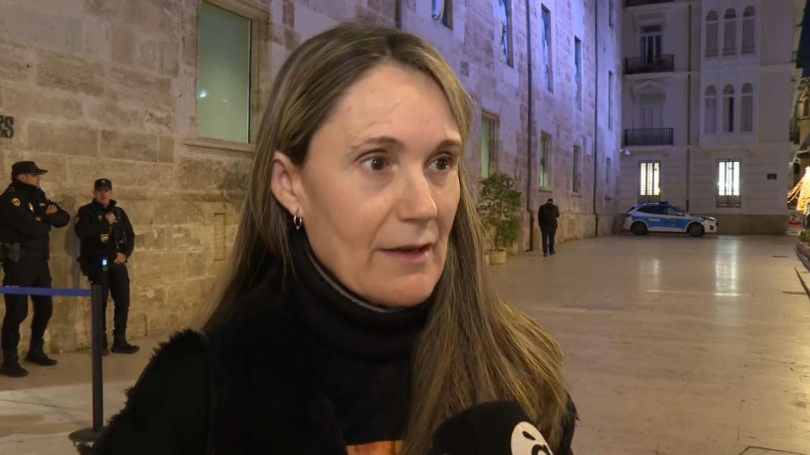 La portaveu de l’Associació Víctimes Mortals Dana 29-O, Rosa Álvarez, atén À Punt NTC