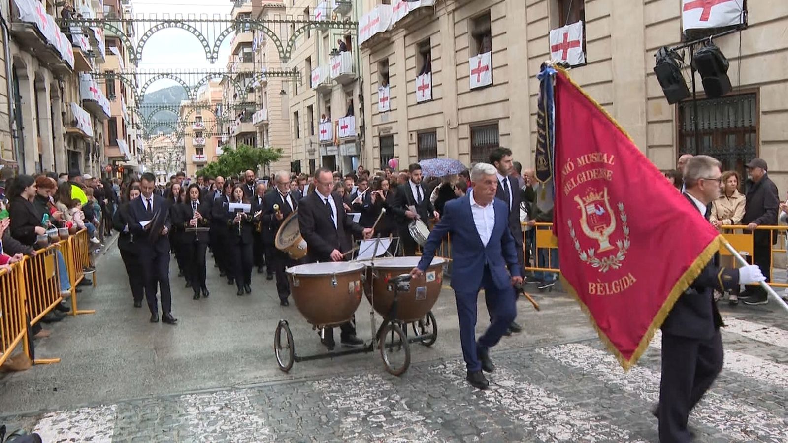Alcoi viu l'entrada dels músics