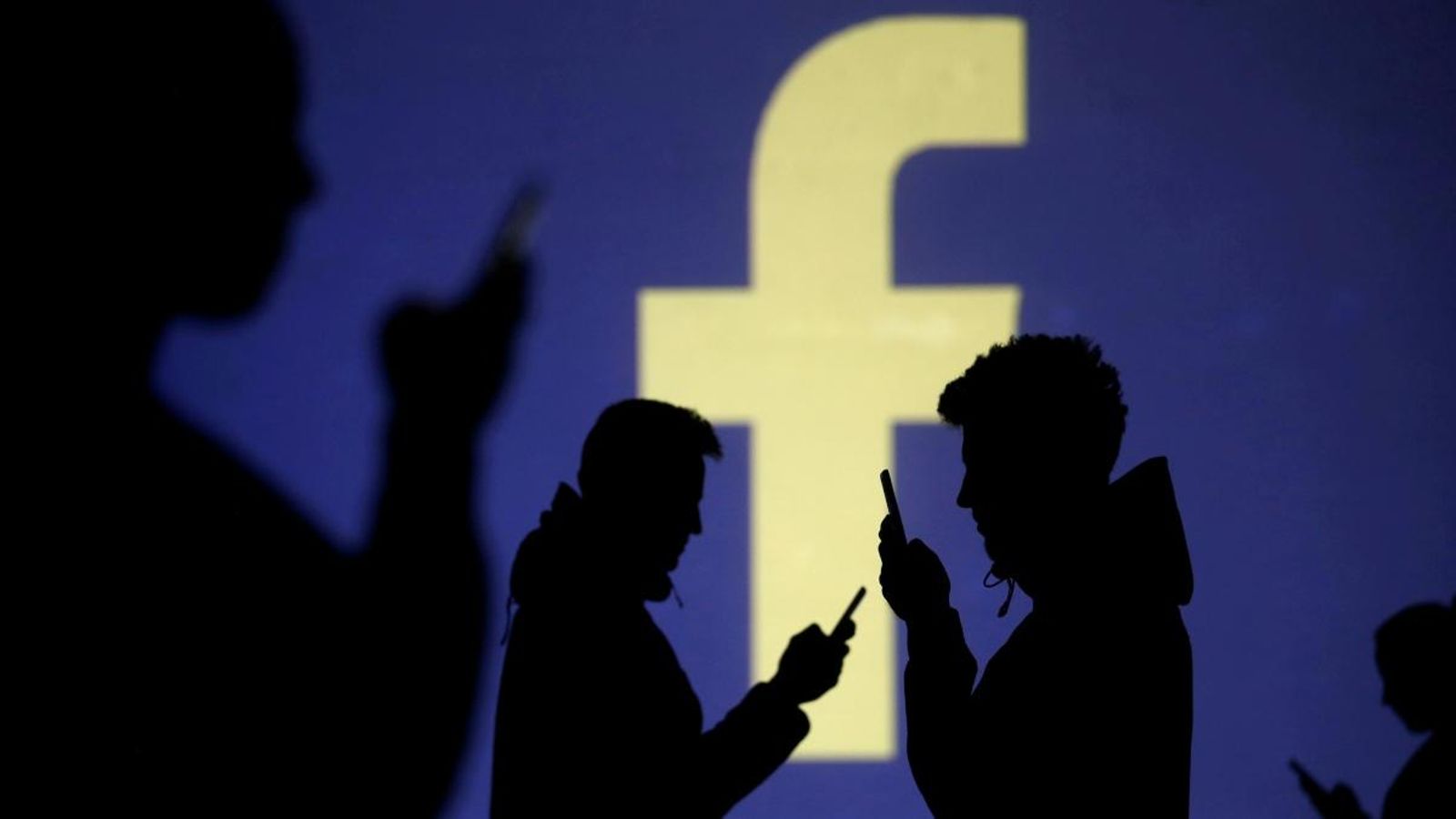 Facebook obliga els partits polítics a registrar-se per a fer publicitat electoral
