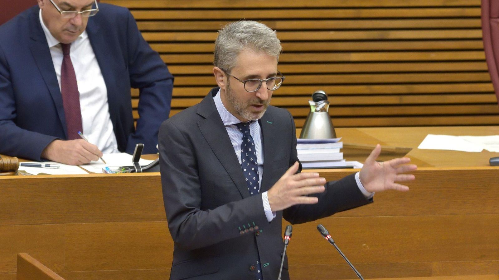 El conseller d'Hisenda i Model Econòmic, Arcadi España, en una intervenció a les Corts