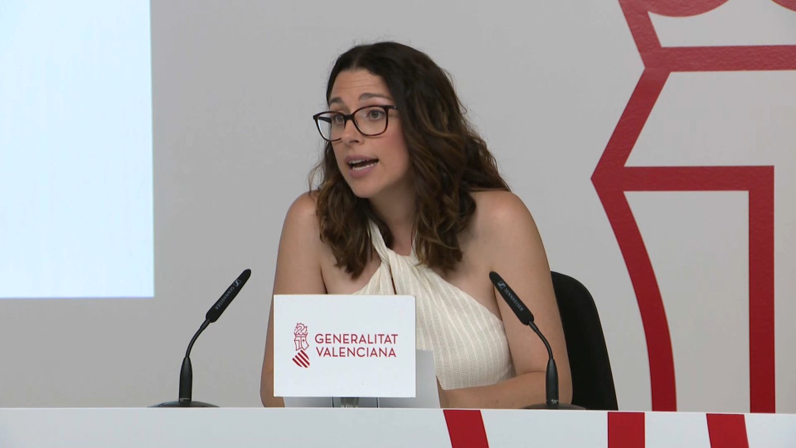 Aitana Mas en la compareixença posterior al Ple del Consell