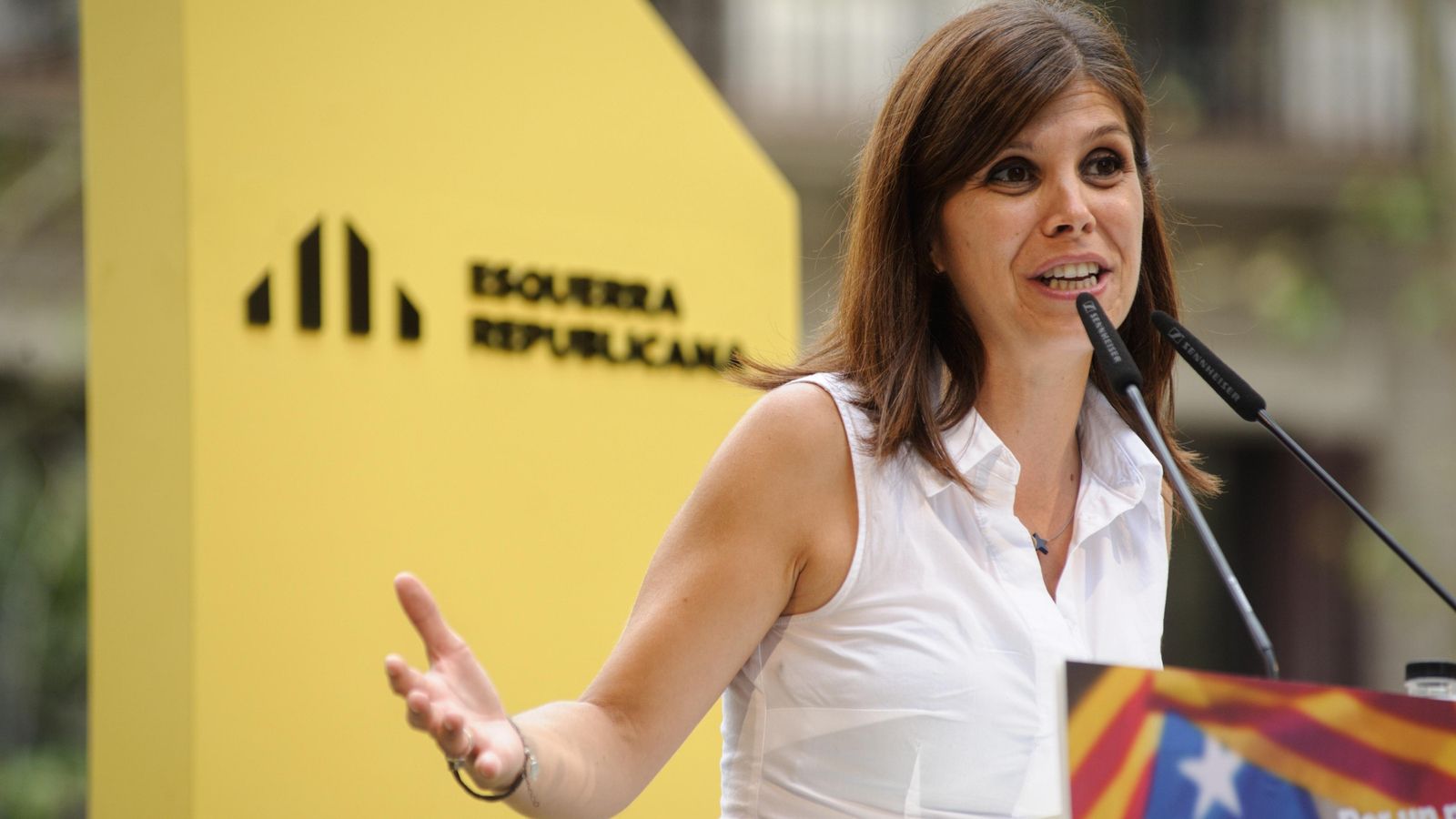 Marta Vilalta durant l'acte d'ERC