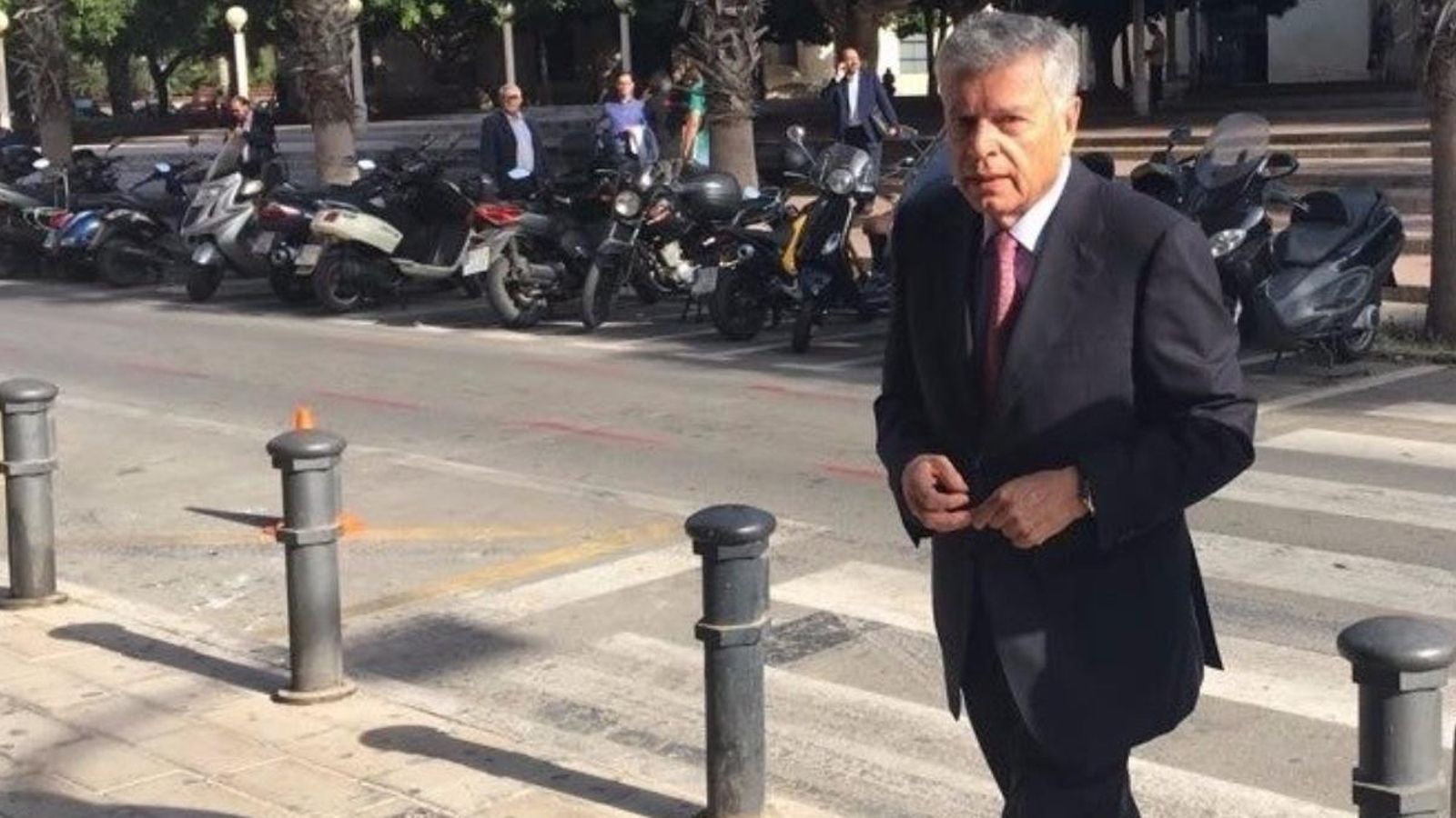 Briones manté l'acusació contra López Abad, Crespo i la comissió de retribucions, els vicepresidents i el secretari del consell d'administració