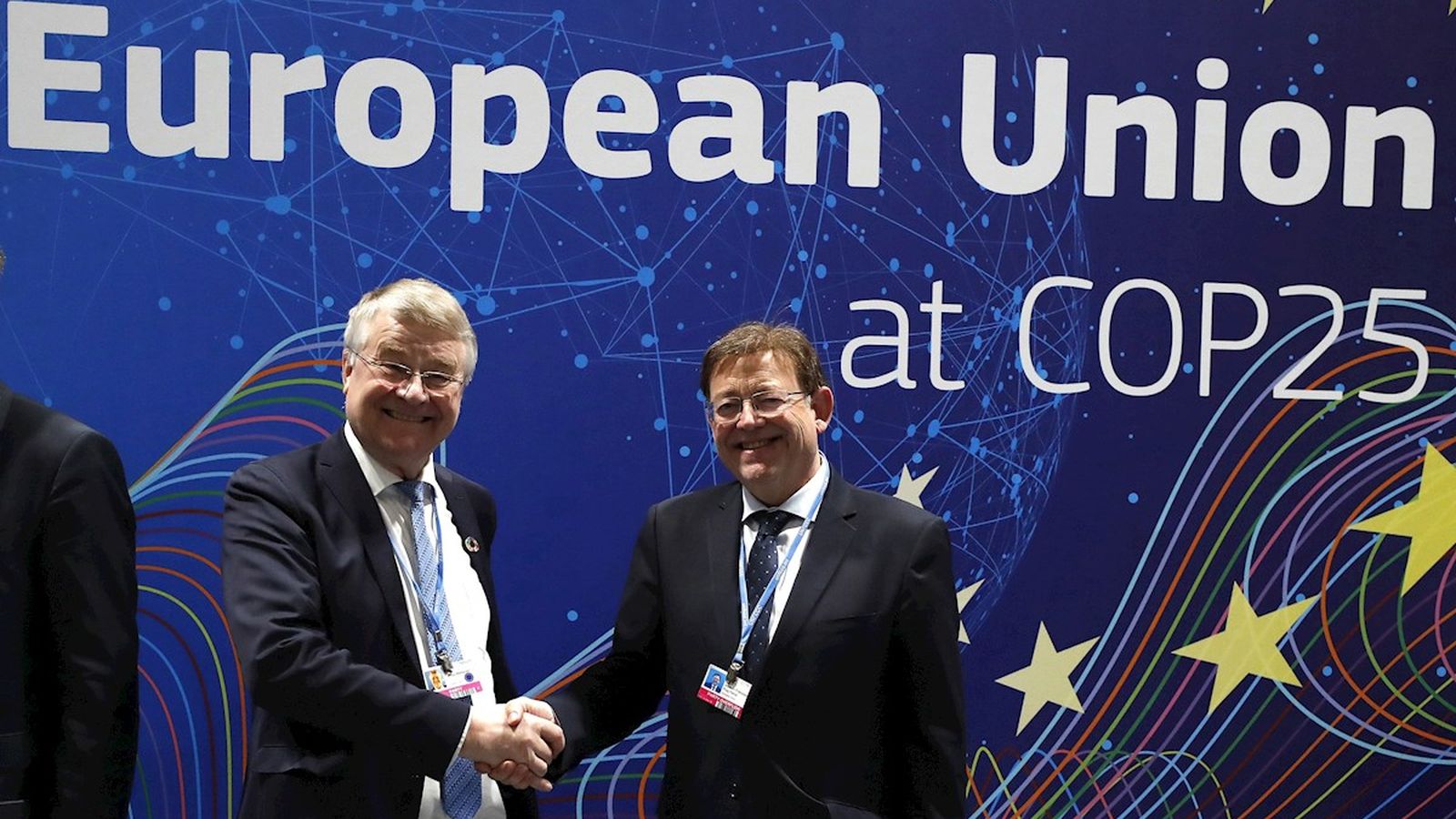 Ximo Puig, amb el vicepresident primer del Comité Europeu de les Regions, Markku Markkula