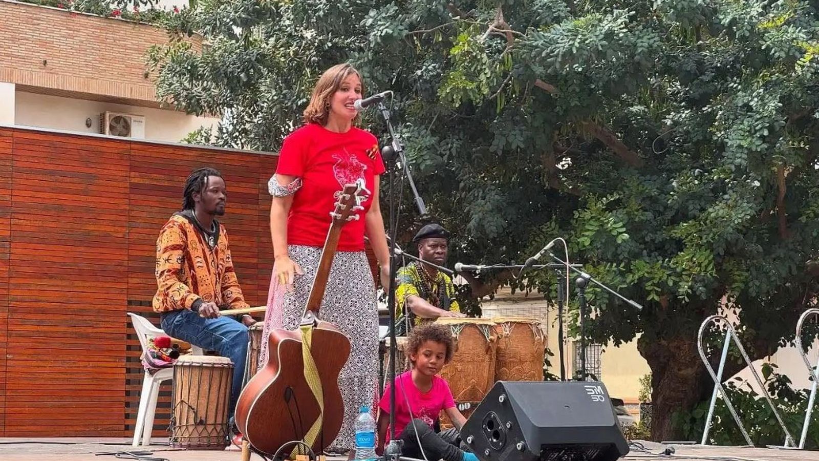 Actuació musical d'Almus'Àfrica