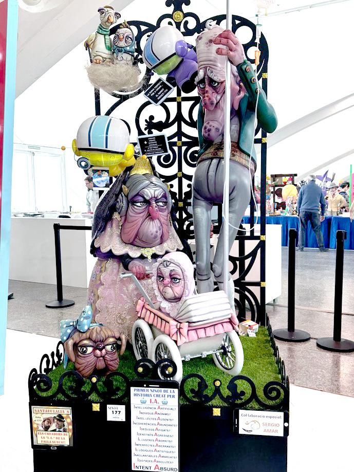 El ninot de Sueca - Literat Azorín rep el premi d'enginy i gràcia de la secció especial El ninot de Sueca - Literat Azorín rep el premi d'enginy i gràcia de la secció especial