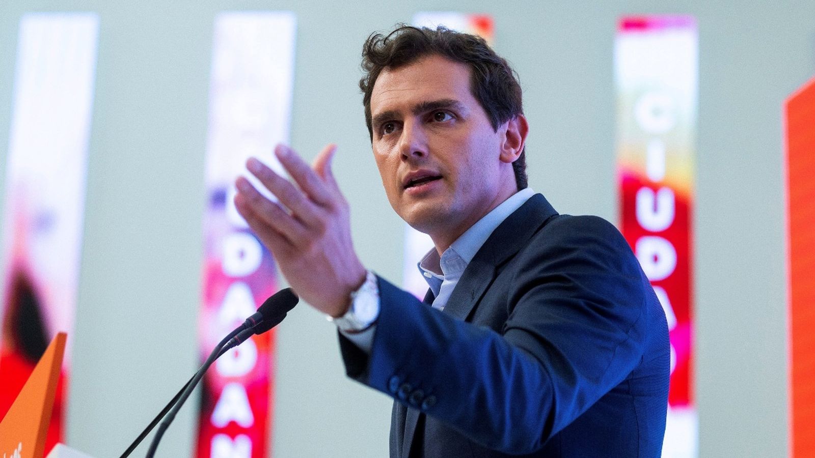 El líder de Ciutadans, Albert Rivera, durant la roda de premsa a la seu de Cs