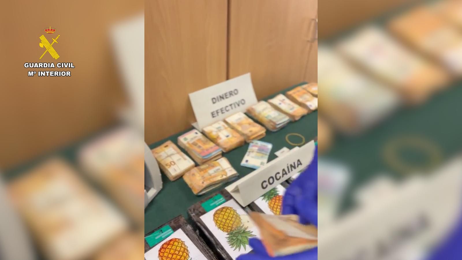 La cocaïna i els diners confiscats durant l’operació