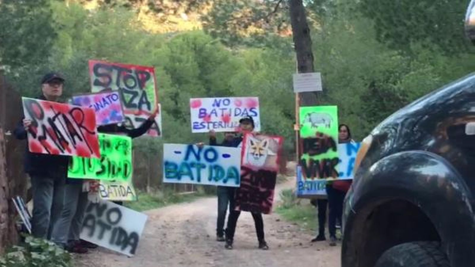 Protestes per una nova batuda de porcs senglars al Desert de les Palmes