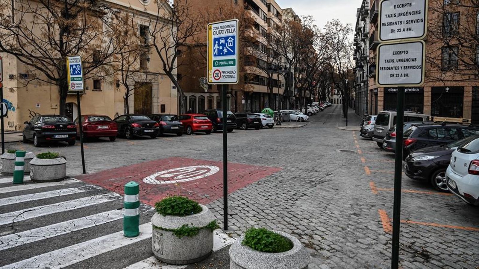 Senyals de l'actual àrea de prioritat residencial (APR) de Ciutat Vella