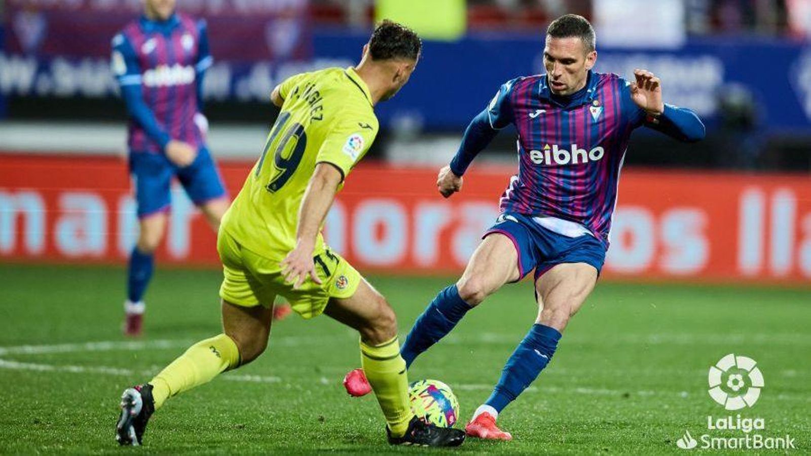 Pablo Íñiguez, en una acció del partit