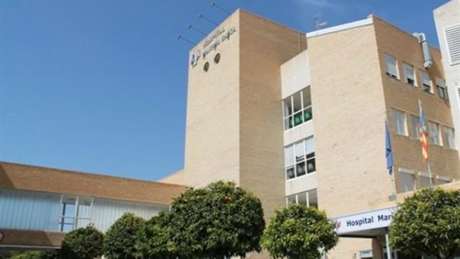 La víctima va assegurar a un agent que la seua parella, qui nega els fets, l'havia apunyalat després d’una discussió