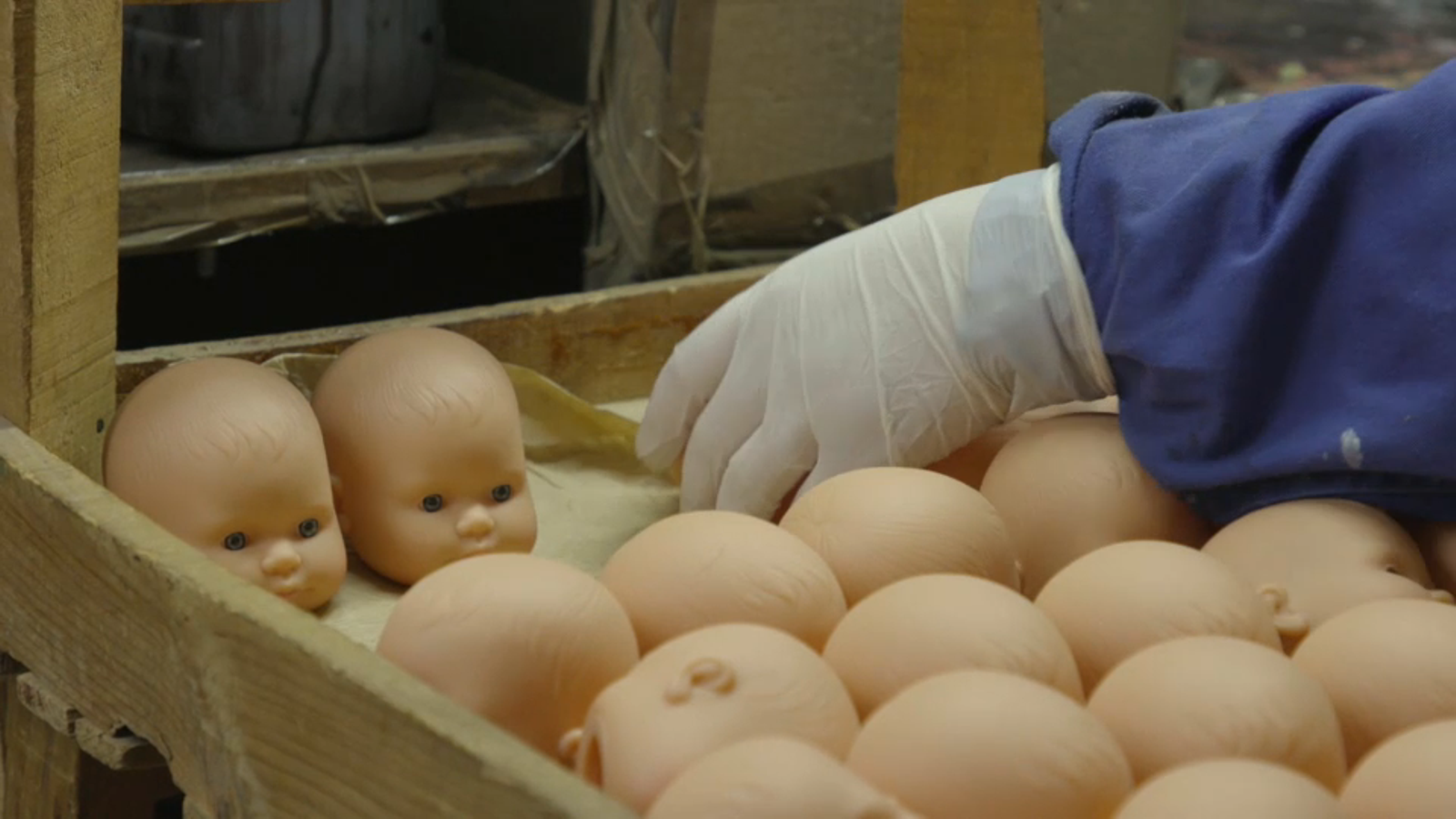 Aquestes nines passen per vint mans abans d'estar acabades