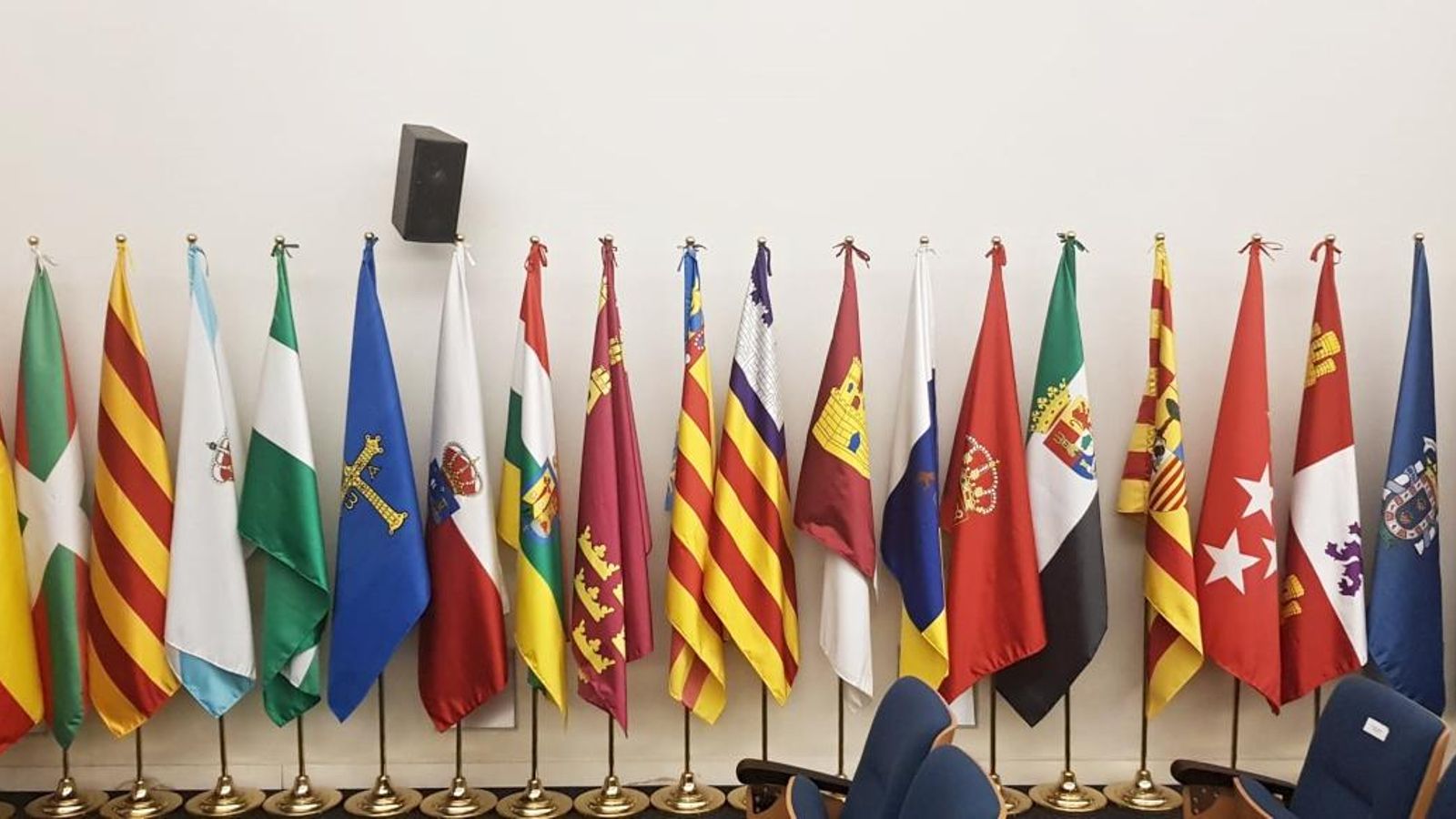 Banderes de les diverses comunitats autònomes