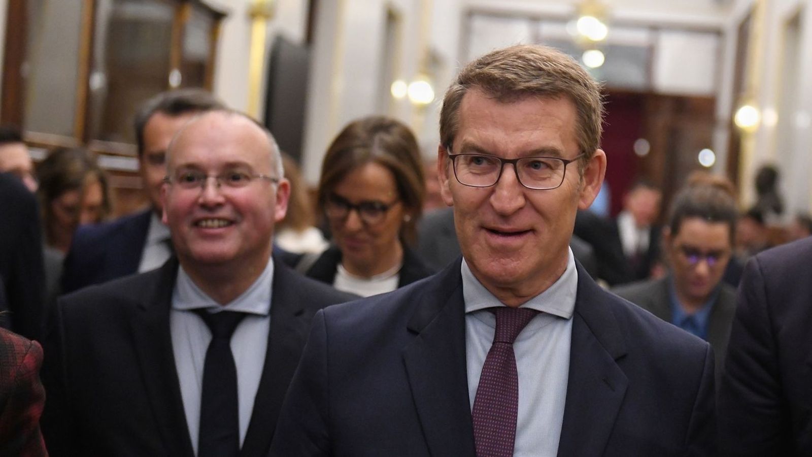 Tellado (esquerra) i Feijóo, en els corredors del Congrés aquest dijous