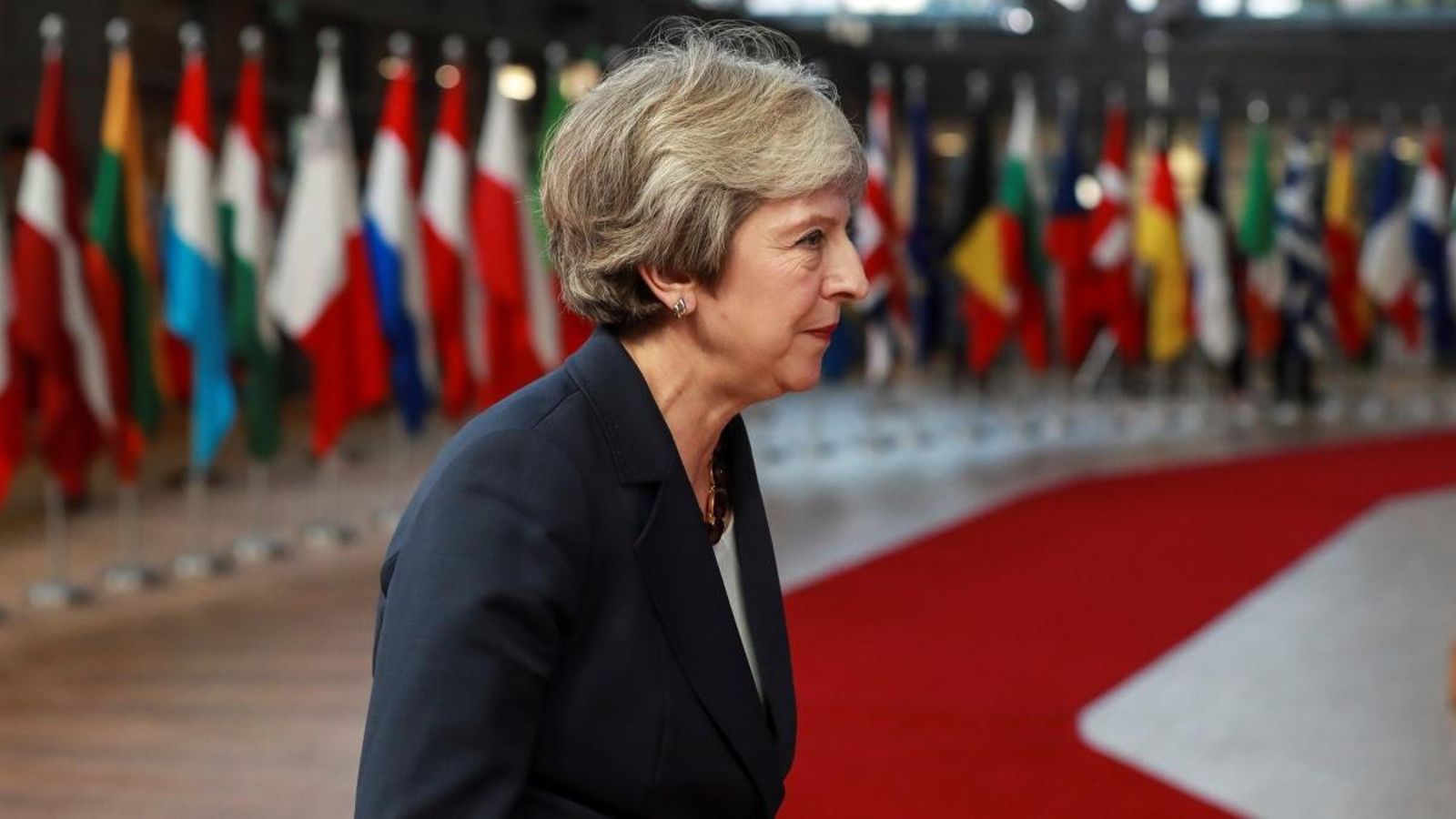 Theresa May arriba a la cimera europea que se celebra a Brussel·les