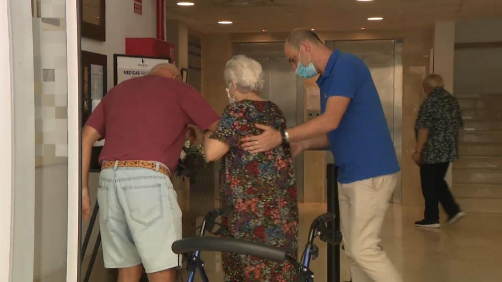 Les persones que viuen en residències podran fer eixides durant les festes de Nadal complint les mesures