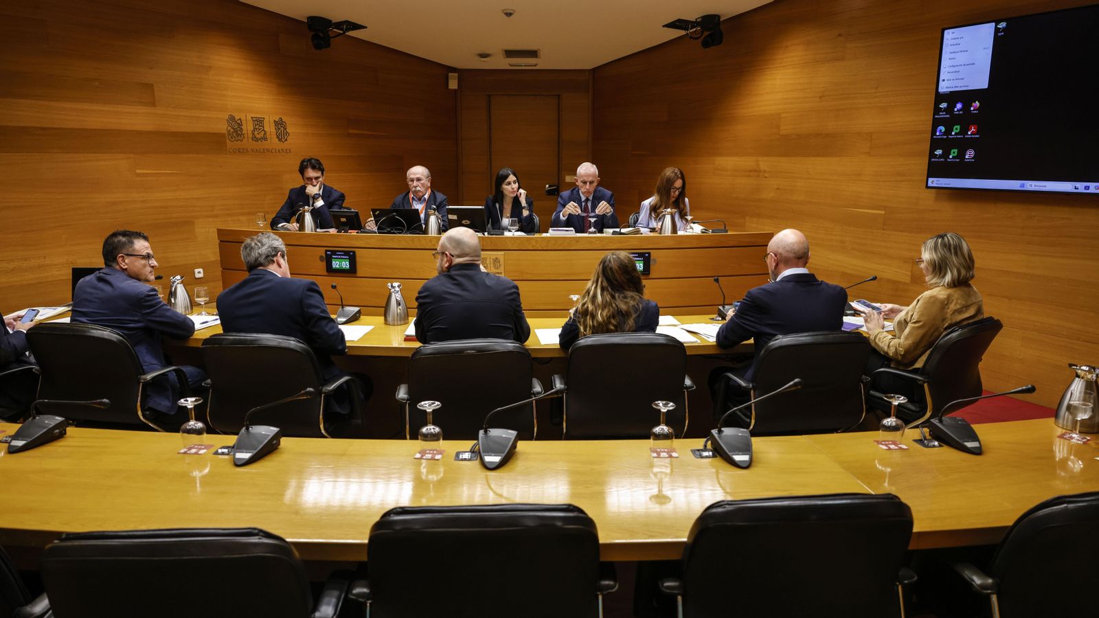 En imatge, la comissió d'investigació de la dana a les Corts, que presideix Míriam Turiel (Vox)