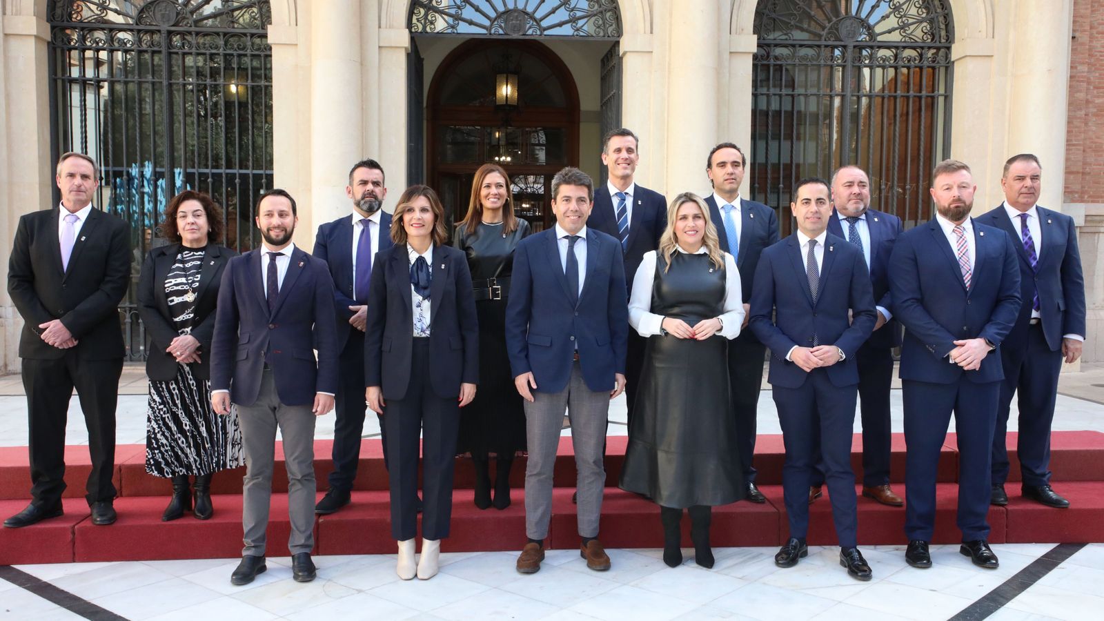 Carlos Mazón amb la presidenta de la Diputació de Castelló, Marta Barrachina, i la patronal del sector tauleller (Ascer)