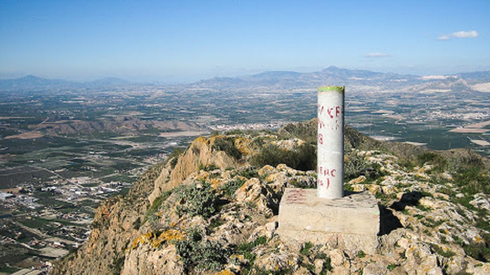 Pic de l'Àguila en la serra de Callosa de Segura