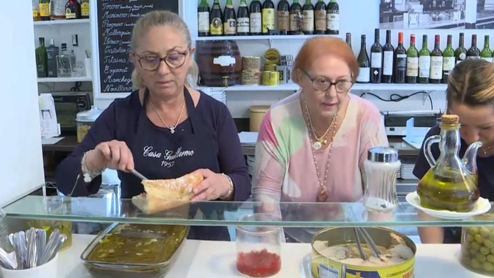 VÍDEO | Es presenta la primera guia de la gastronomia de la Setmana Santa Marinera de València