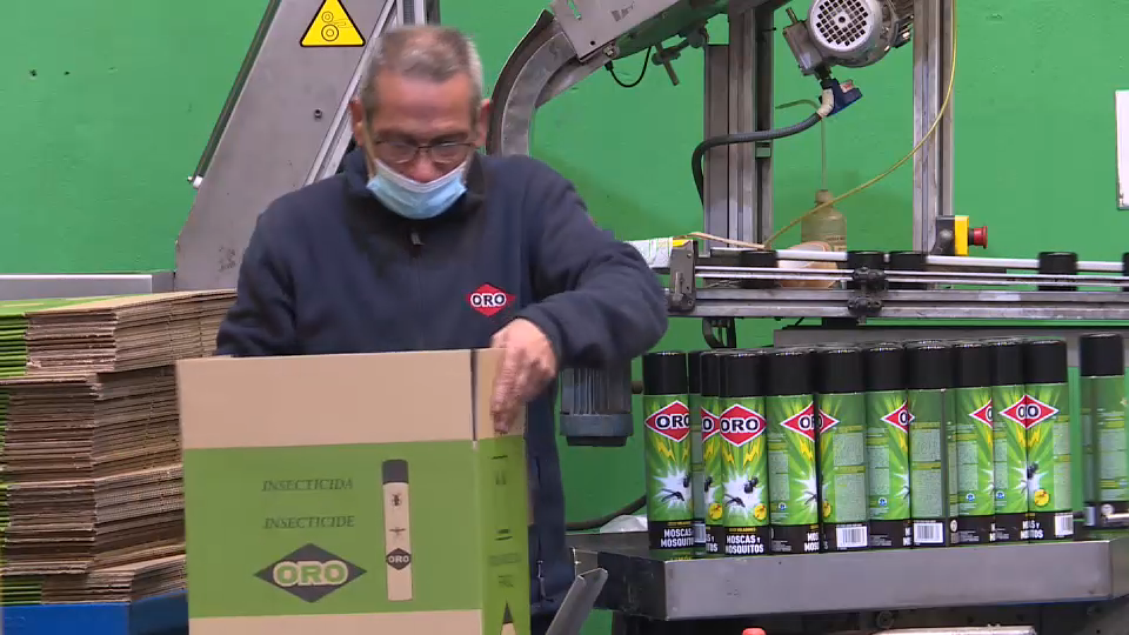 Un operari treballant en una imatge d'arxiu