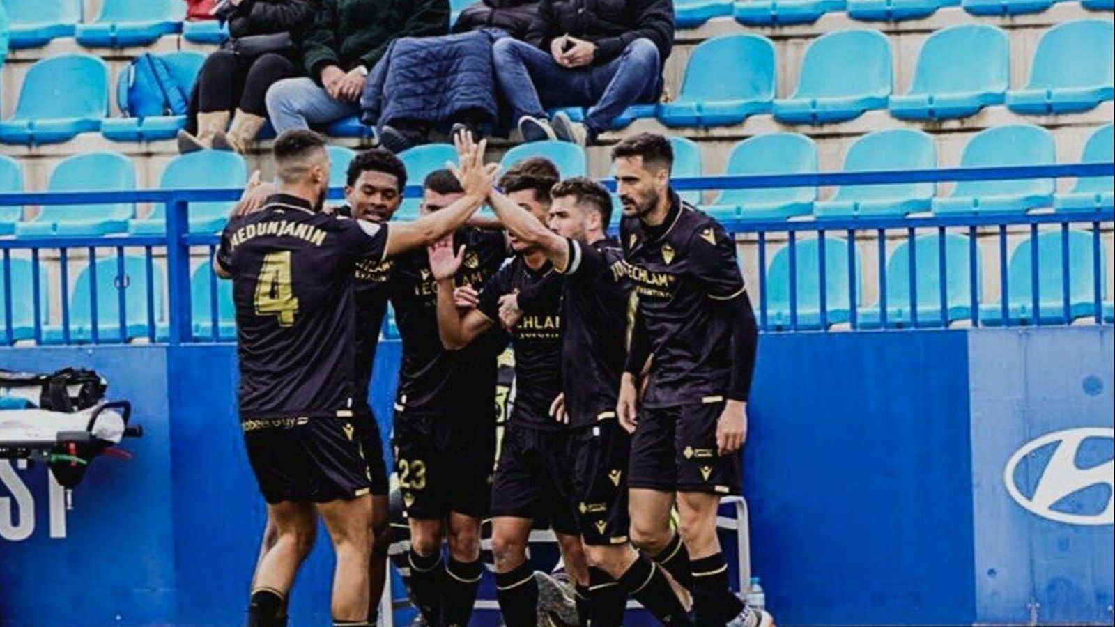 Els jugadors del Castelló celebren el gol del triomf