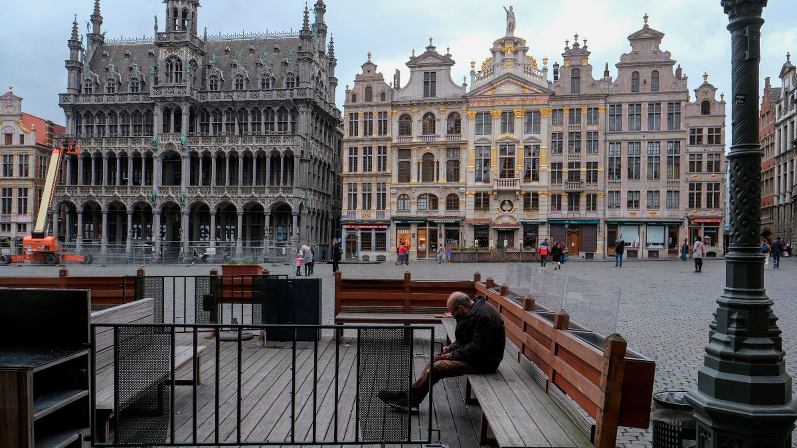 La Grand Place, a Brussel·les, hores abans del confinament del país
