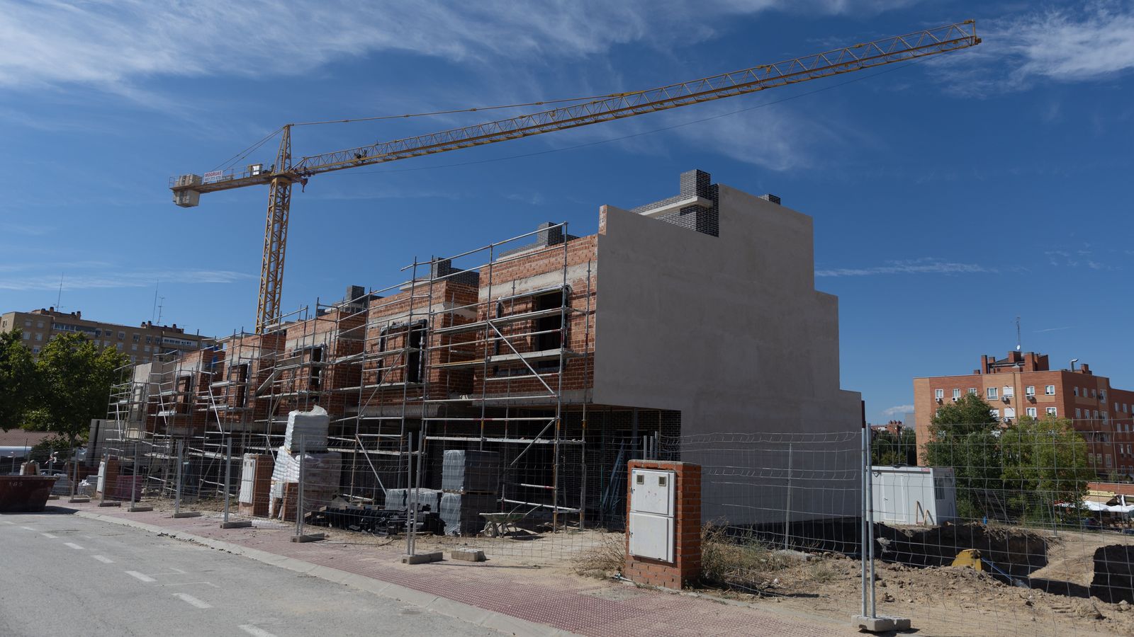 Vista general d'obres d'adossats en construcció