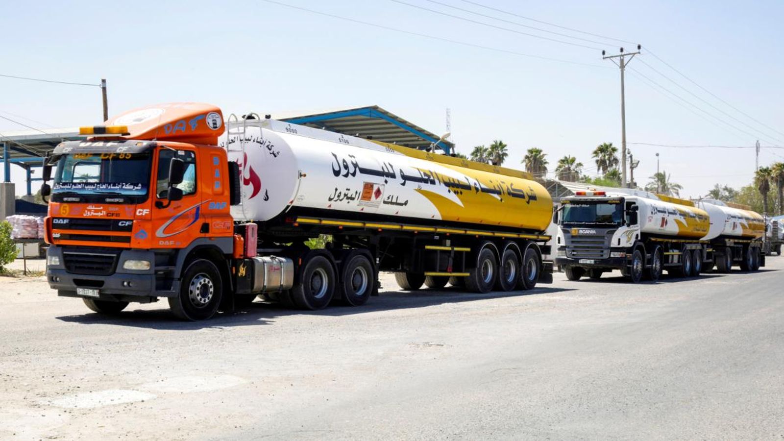Camions palestins a la frontera amb Israel