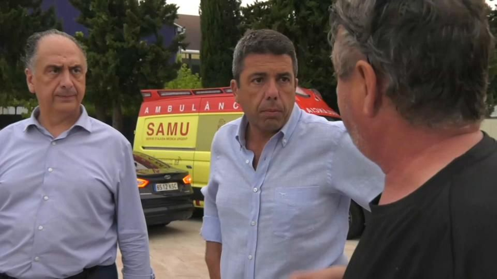 El president de la Generalitat, Carlos Mazón, i el conseller d'Emergències i Interior, Juan Carlos Valderrama, s'han desplaçat al Centre de Comandament Avançat