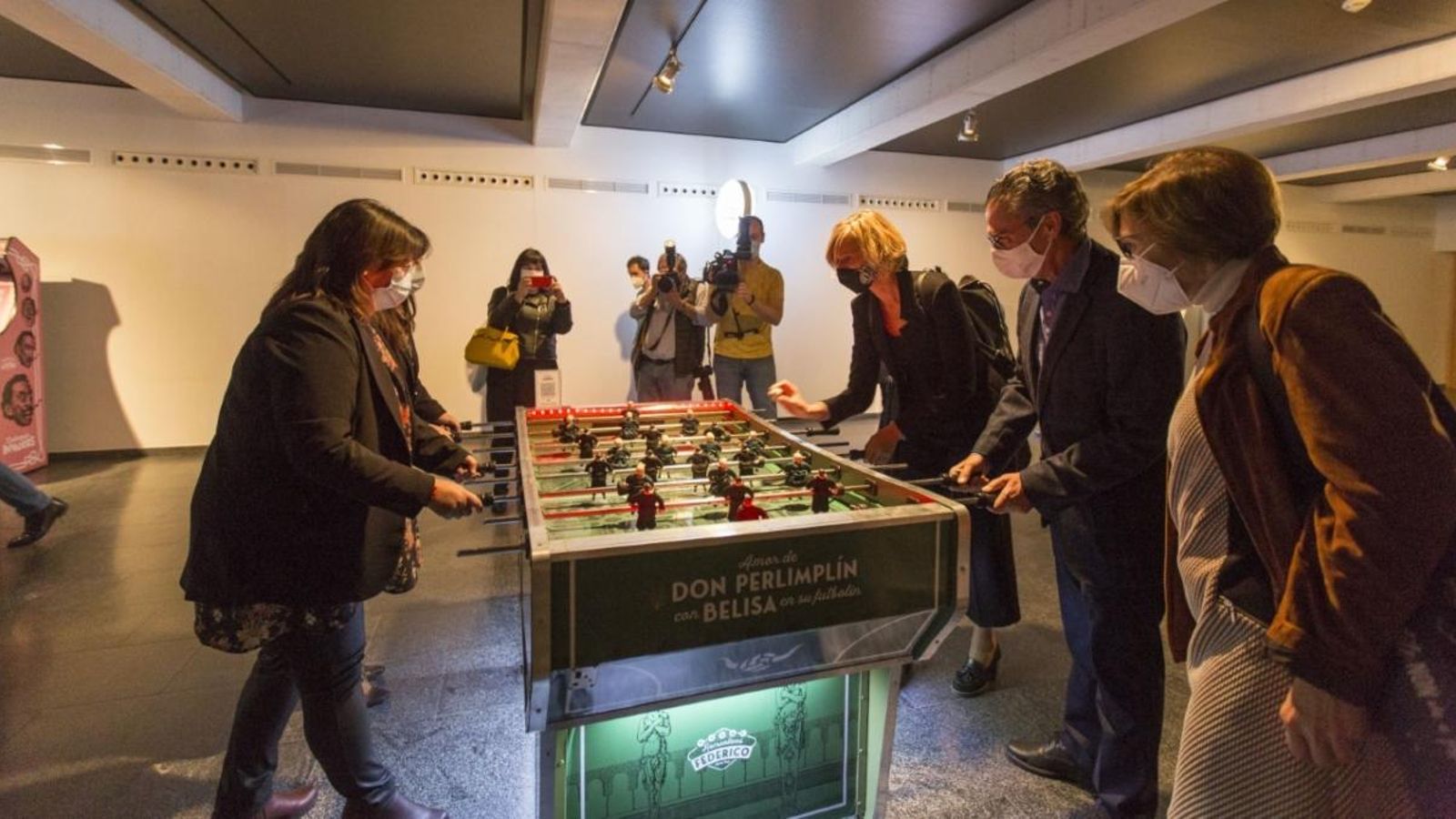 La Universitat Jaume I ha presentat la programació de tota la Mostra i ha inaugurat l'exposició “Recreativos Federico” al Paranimf de l'UJI