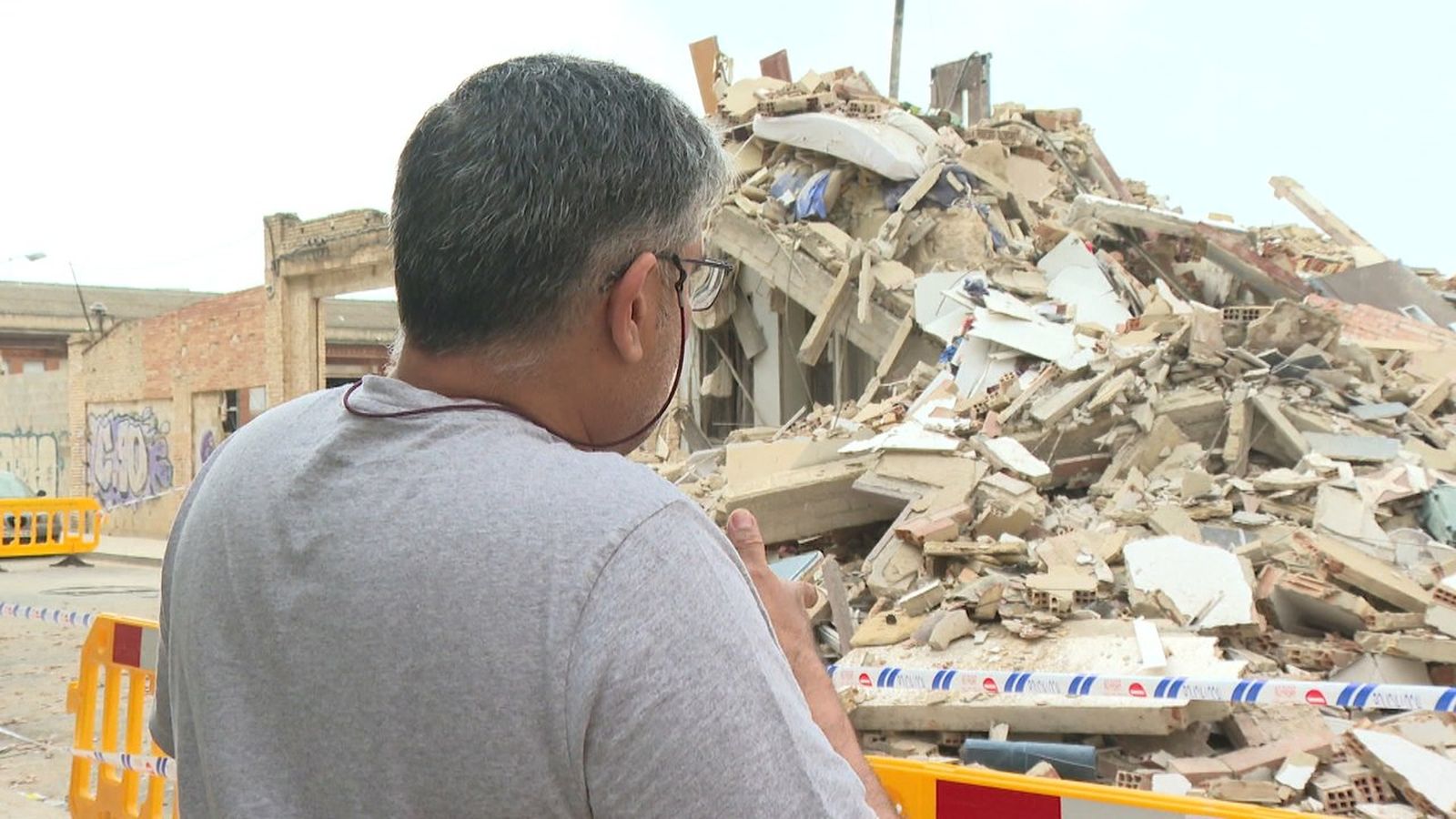 Els propietaris de l'edifici sinistrat demanen més seguretat a la zona per a evitar robatoris