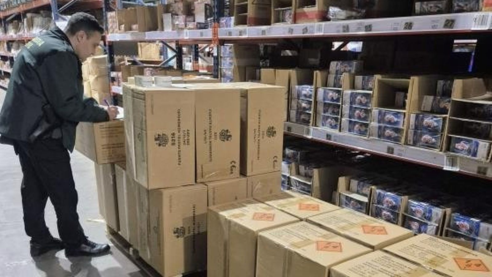 La Guàrdia Civil ha confiscat més de 15.800 productes pirotècnics