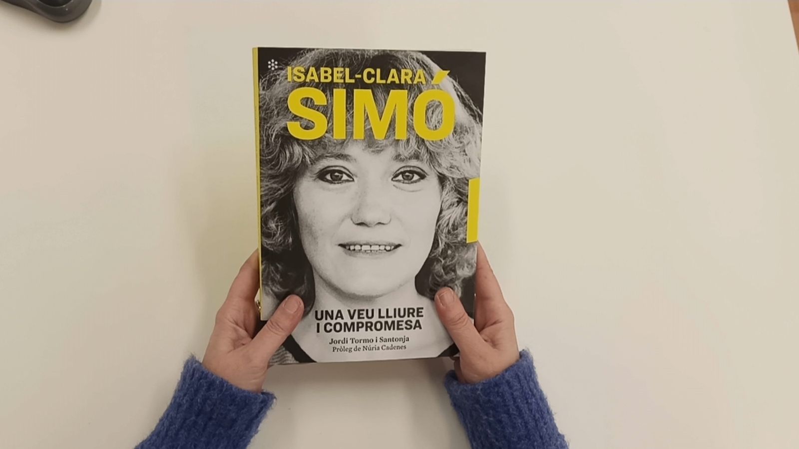 VÍDEO | La biografia més íntima d'Isabel-Clara Simó es presenta hui, just un any després que ens deixara