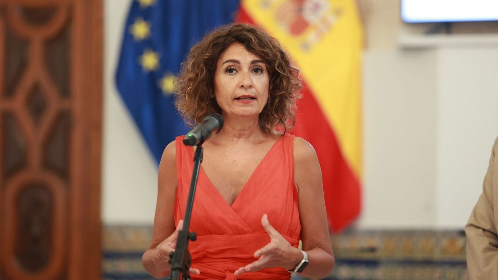 La vicepresidenta i ministra María Jesús Montero, este dimecres a Rota (Cadis)