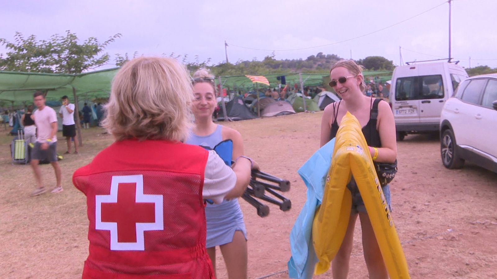 Material que donen els fibers a la Creu Roja
