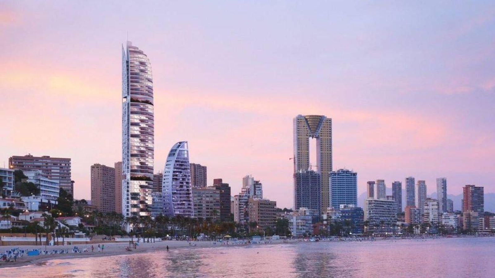 Panoràmica de Benidorm amb l'edifici Gran Delfín