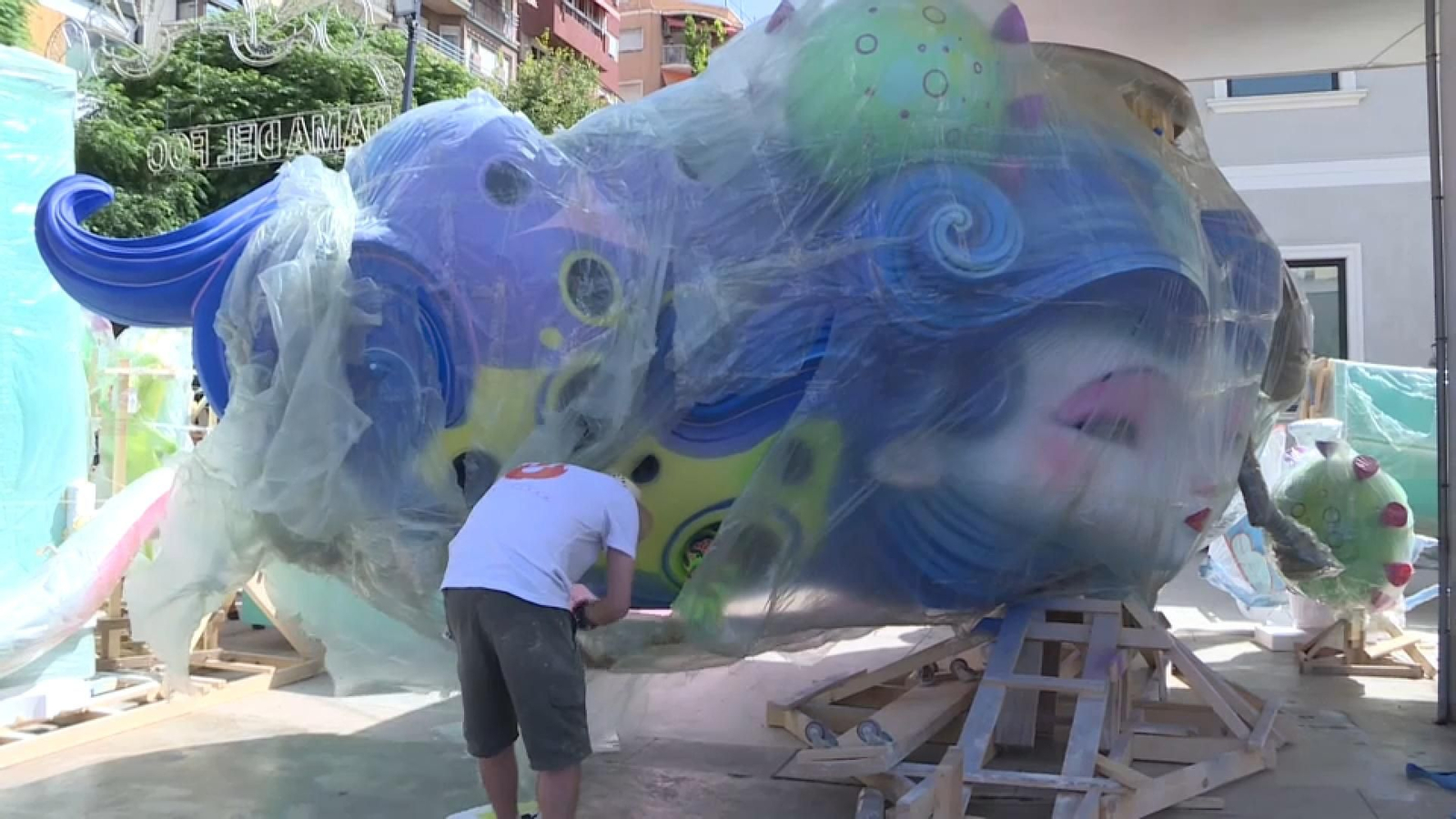 Plantà de la foguera de secció especial Sèneca Autobusos