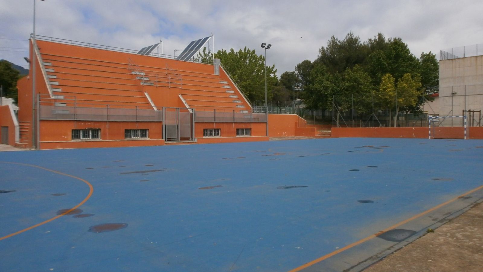 Les pistes exteriors del poliesportiu de Muro d'Alcoi