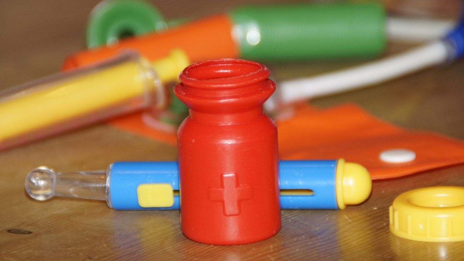 El personal sanitari recomana seguir els calendaris vacunals per a prevenir malalties infeccioses greus, com la meningitis