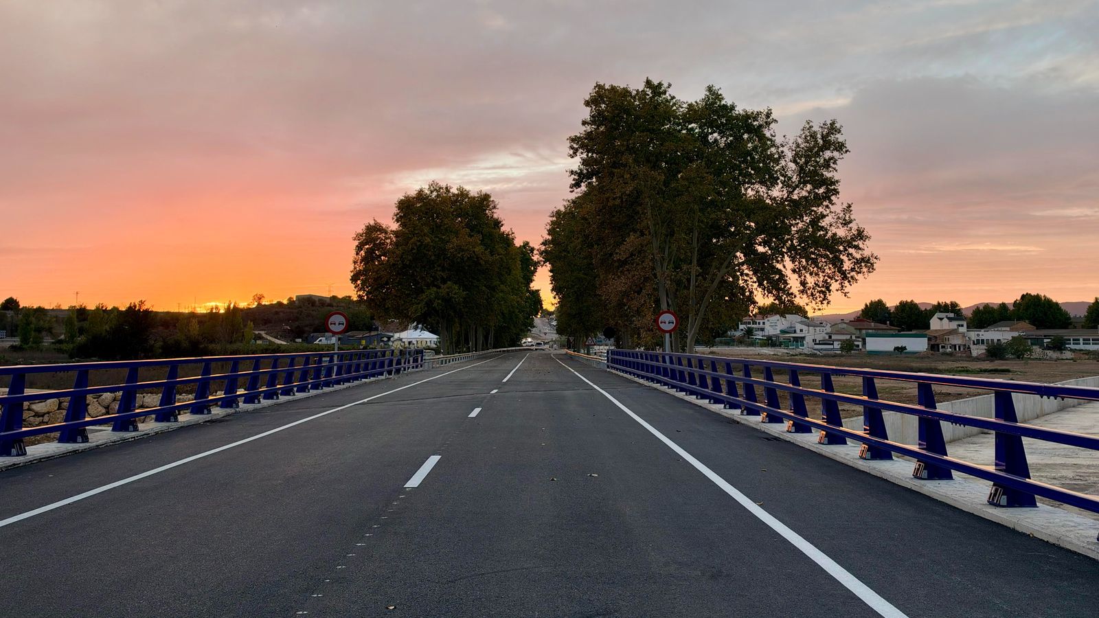 En la imatge, el pont d'Utiel que reobri este dimecres després de la dana