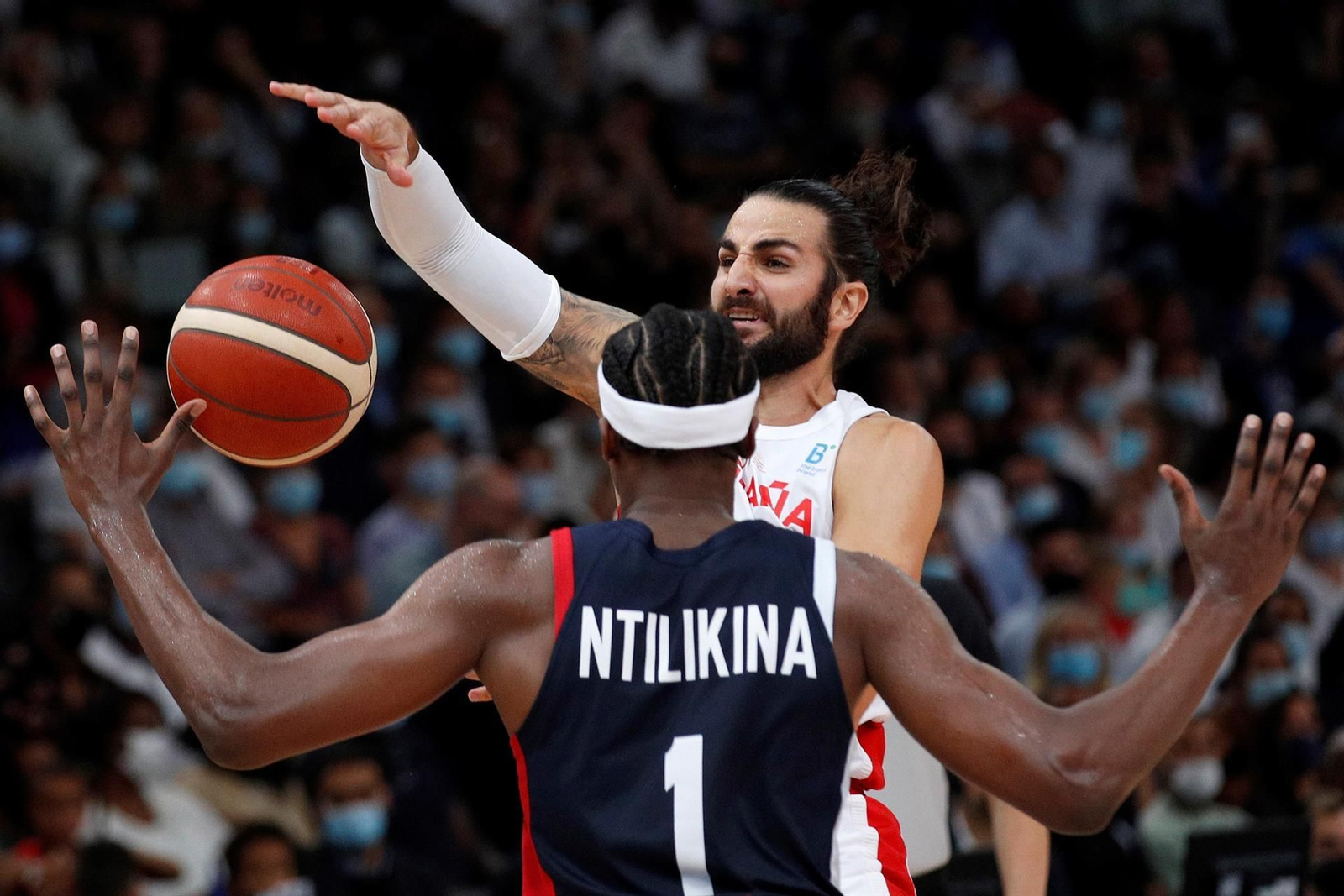 Rocky Rubio, en una acció del partit