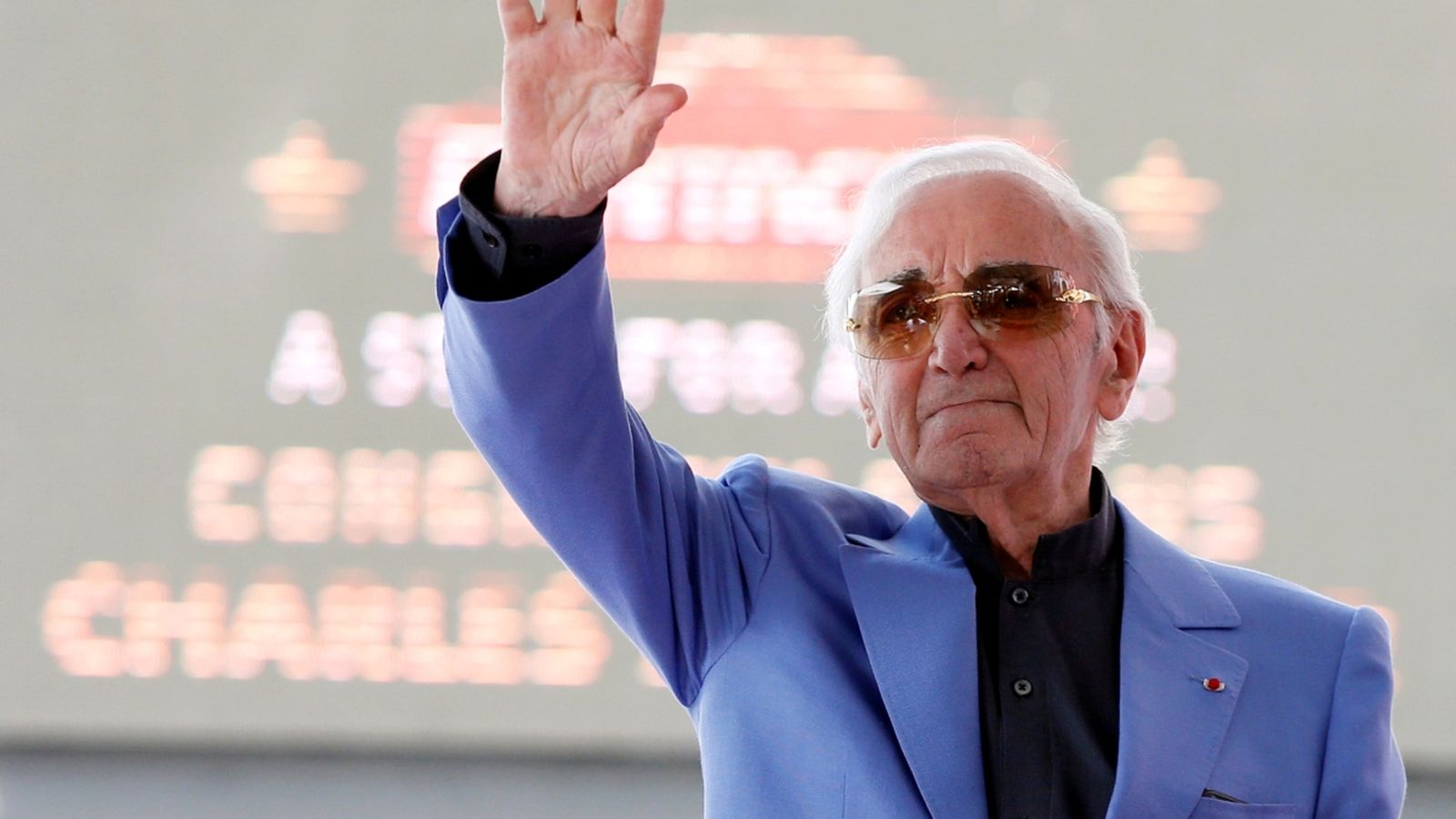 Mor el cantant francés Aznavour, als 94 anys