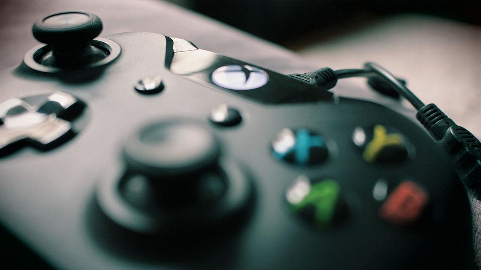 Detall del comandament d'una consola de videojocs