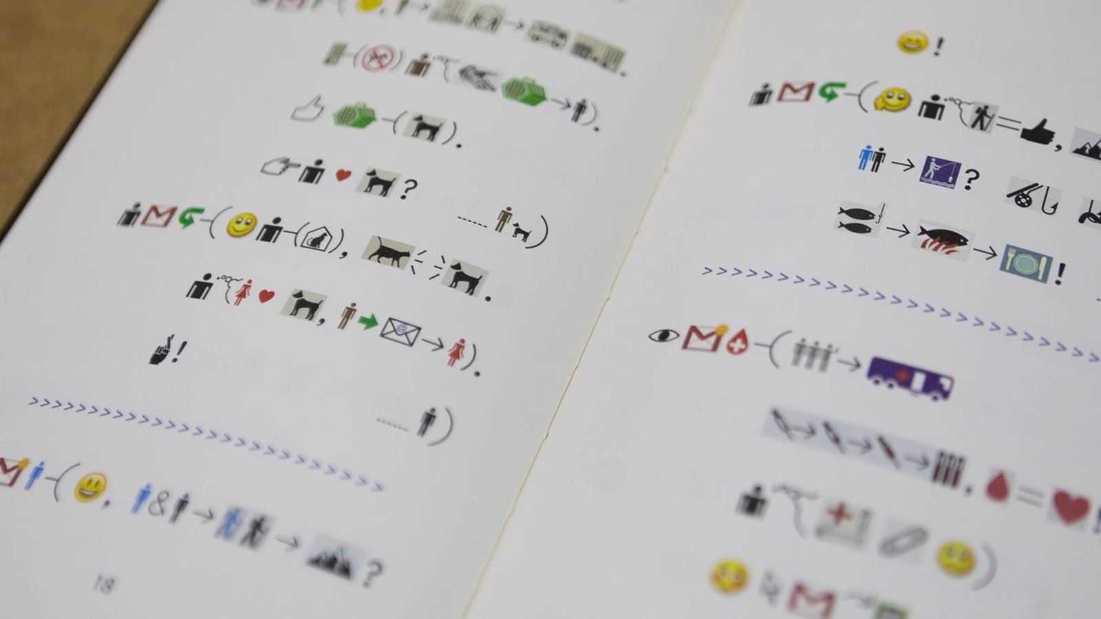 La publicació 'Book from the Ground' escrita únicament amb emoticones