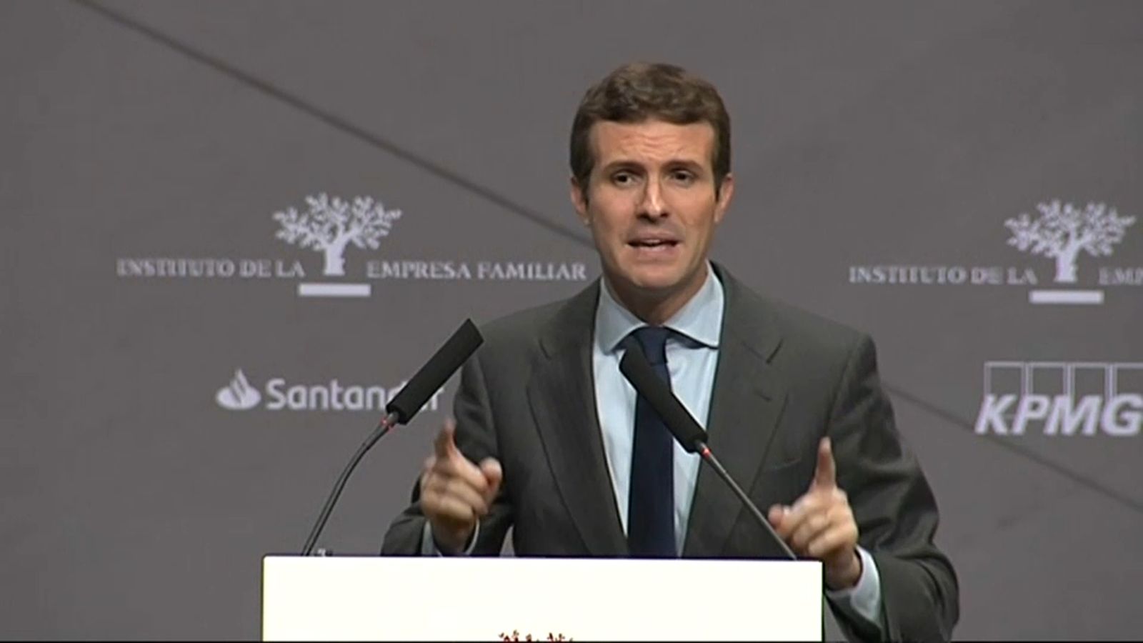 Pablo Casado durant la seua intervenció en el XXI Congrés Nacional d'Empresa familiar al Palau de Congressos de València | À Punt Mèdia