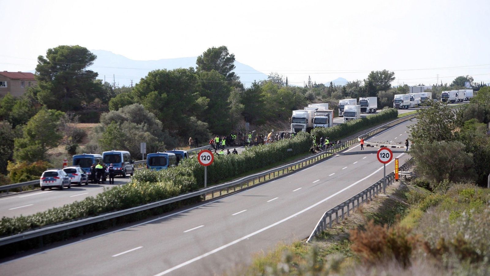 Els CDR ahir a l'AP-7 a l'Ampolla